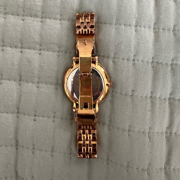 Fossil Rose Gold Women’s Watch - Picture 3 of 6